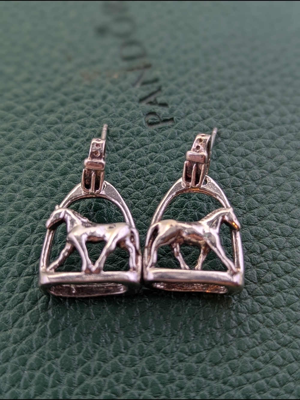 ✨ Equestrian Stirrup & Horse Drop Earrings ✨ - Picture 3 of 7